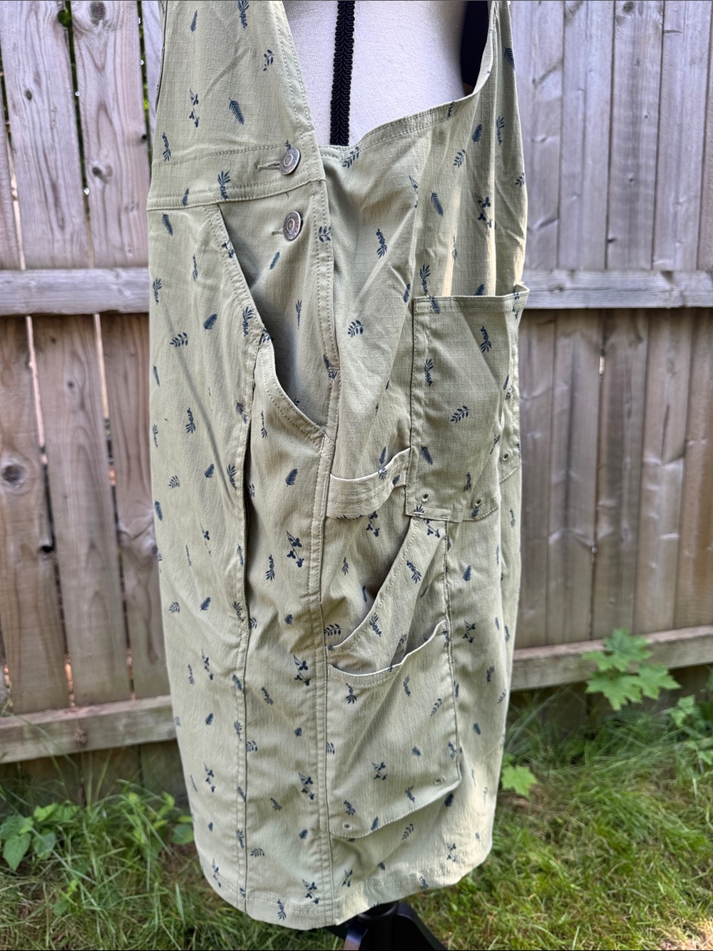 🌿🍃 Duluth Heirloom Short Overalls – Light Olive Fern Print – XXL 🍃🌿 - Picture 6 of 9